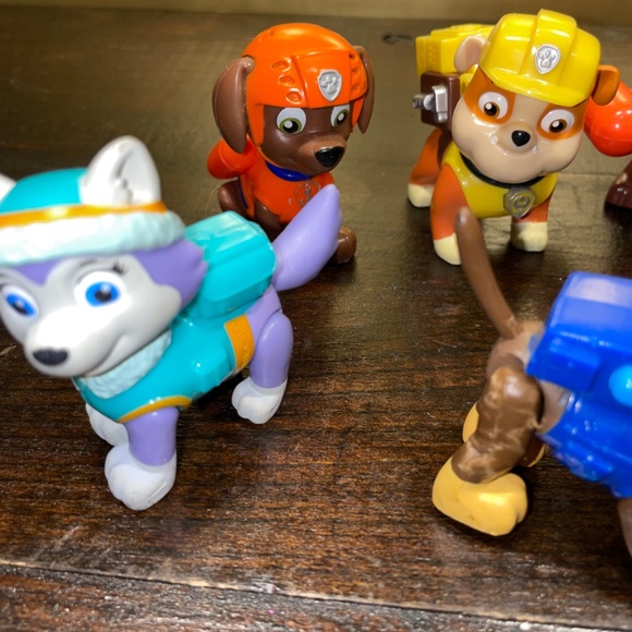 8 Nickelodeon Paw Patrol Chase Snow Rescue Action EMT Marshall Everest Toy‎ - Picture 5 of 8